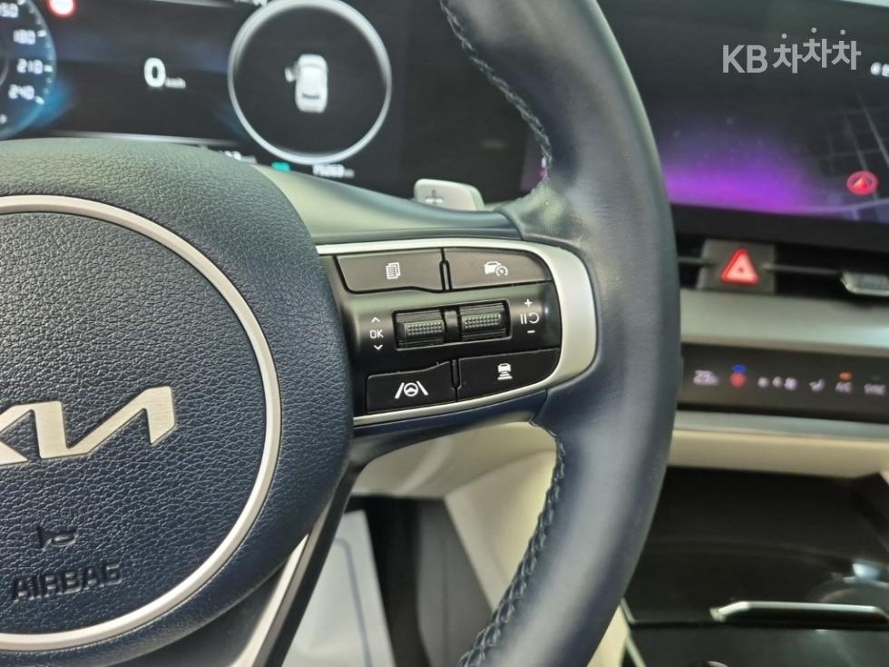 2022 - kia sportage