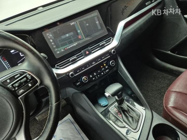 Kia Niro 1.6 HEV Signature - фото 10