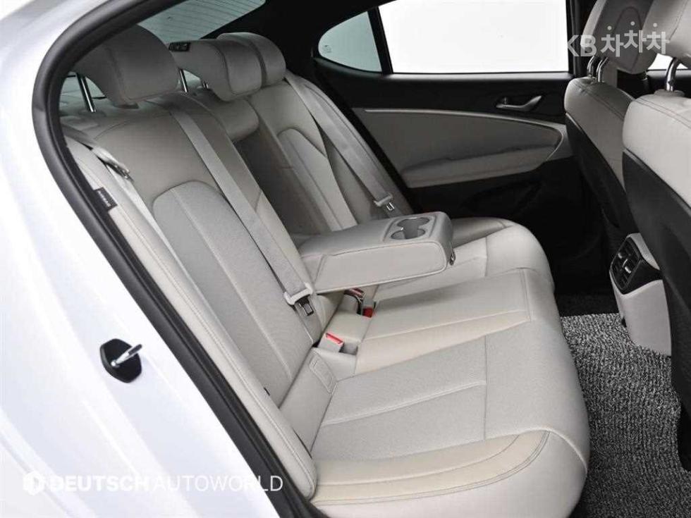 Genesis G70 — miniaturë 12