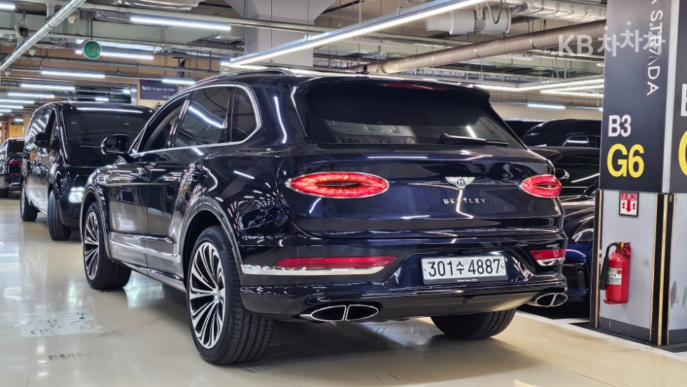 2021 - bentley bentayga