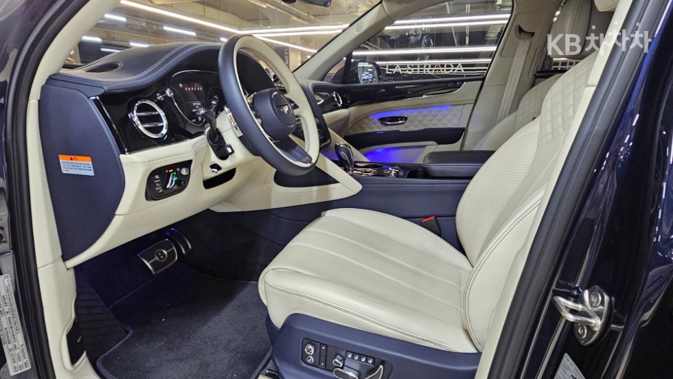 2021 - bentley bentayga