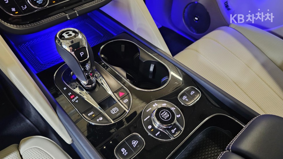 2021 - bentley bentayga