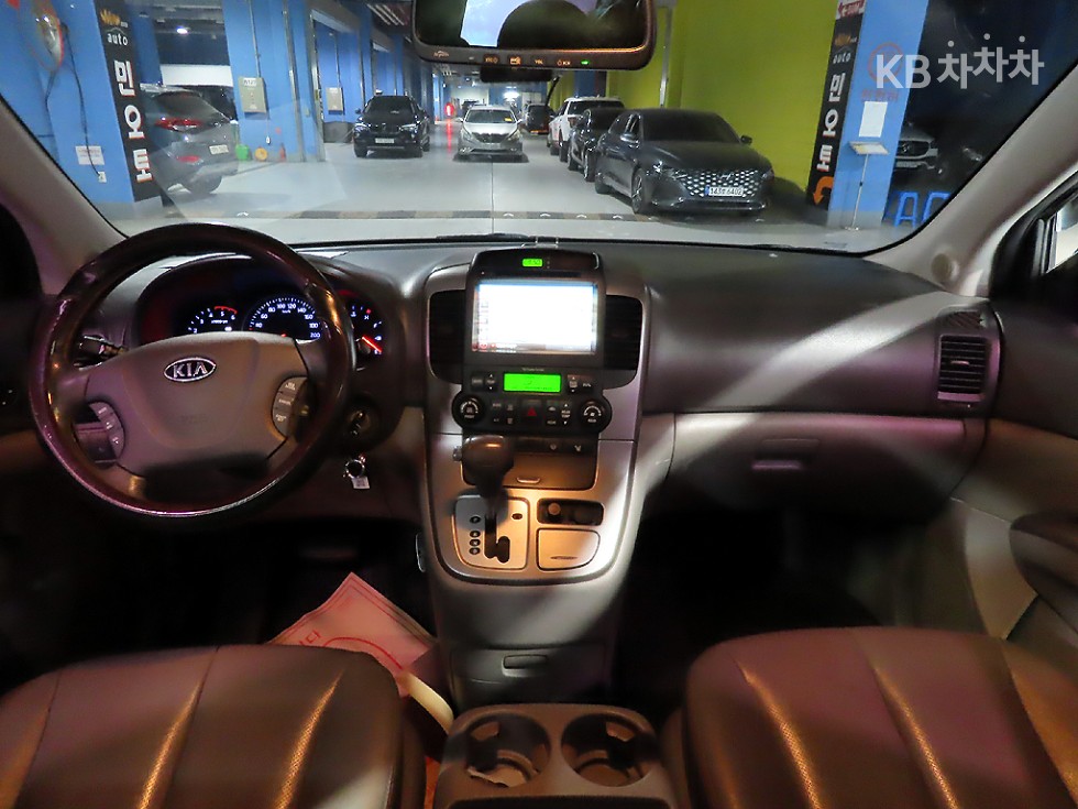 2012 - kia carnival