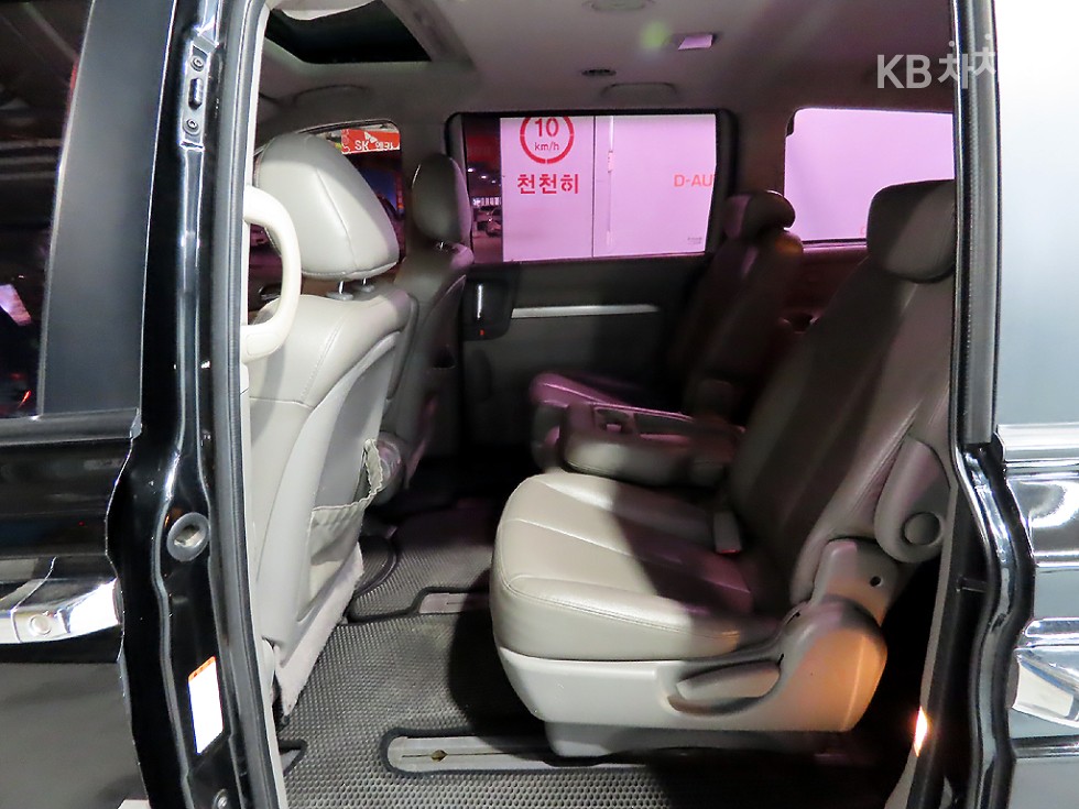 2012 - kia carnival