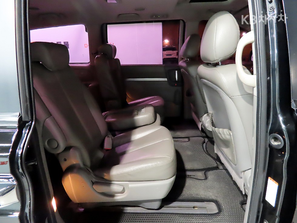 2012 - kia carnival