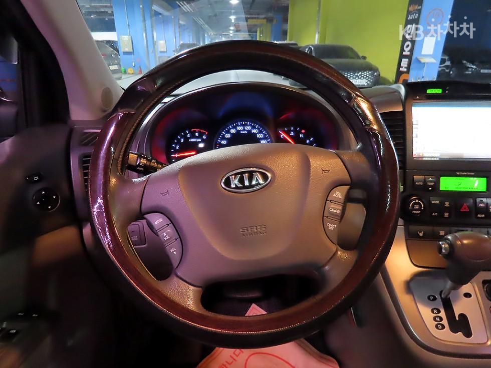 2012 - kia carnival