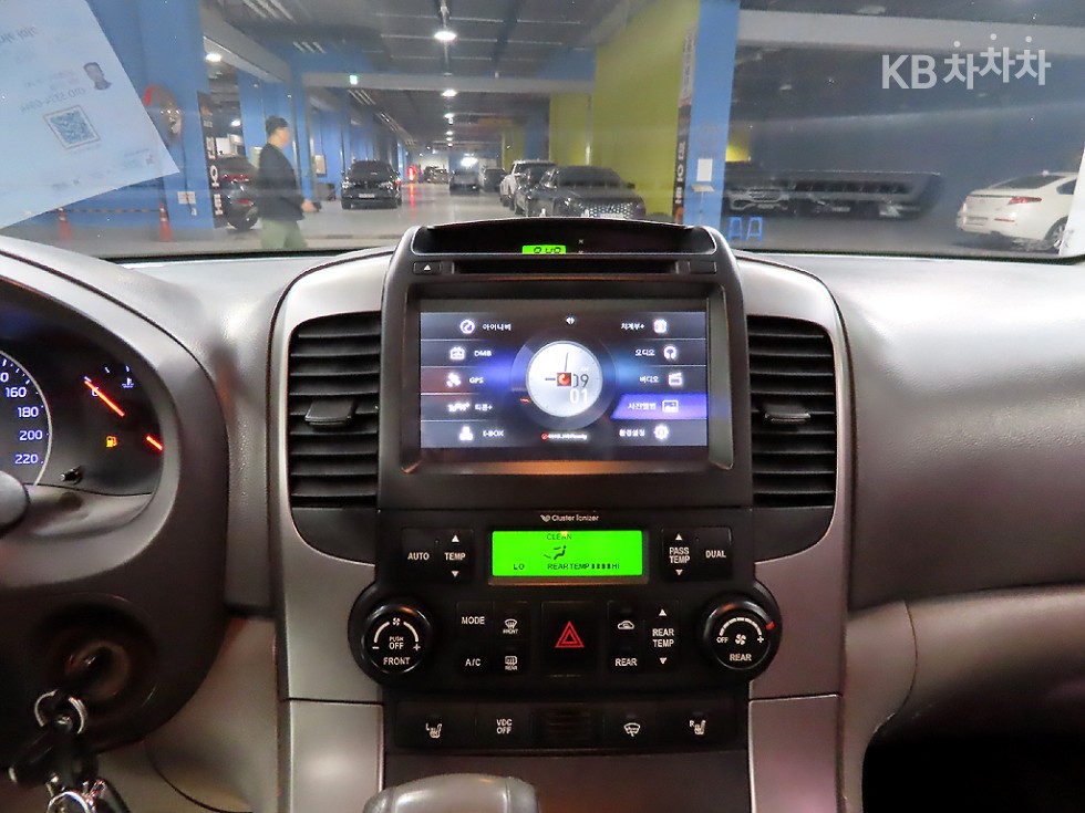 2012 - kia carnival