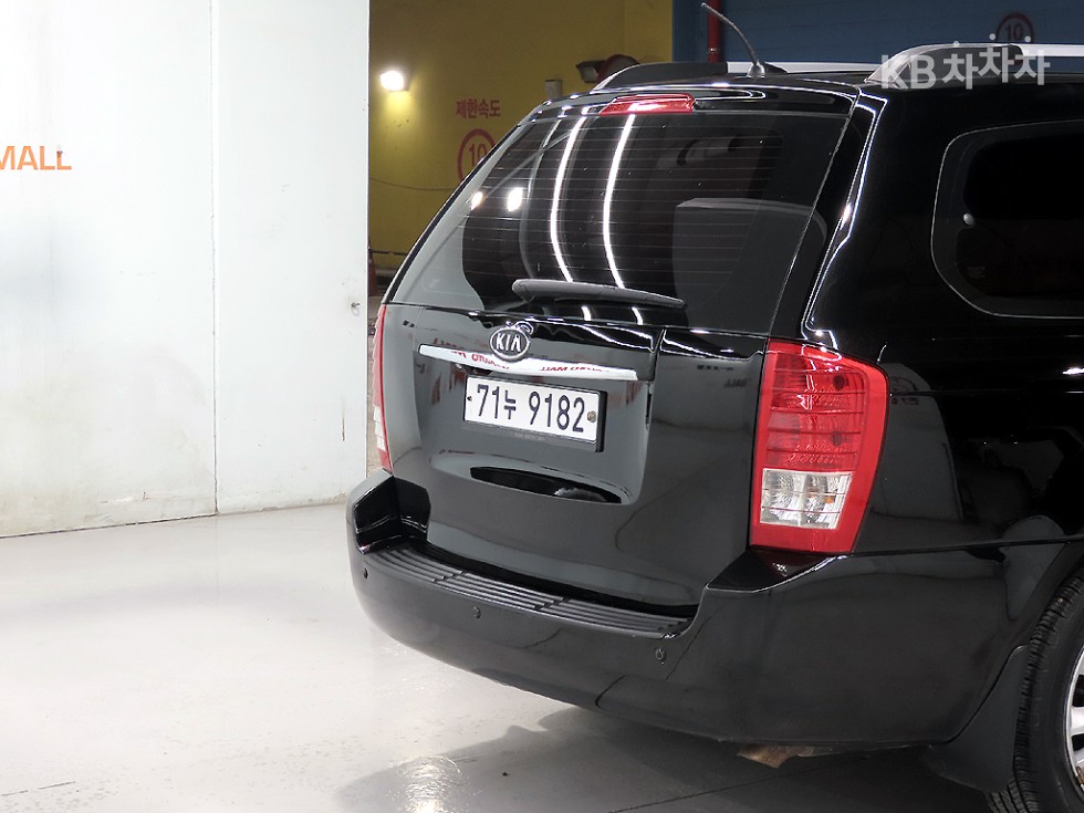 2012 - kia carnival
