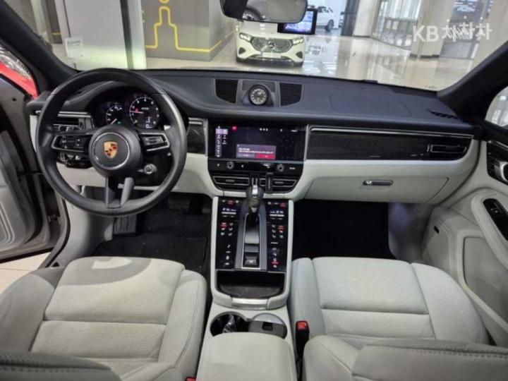 Porsche Macan 2.9 GTS 8