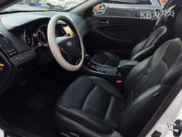 Hyundai Sonata The CVVL Premium 9