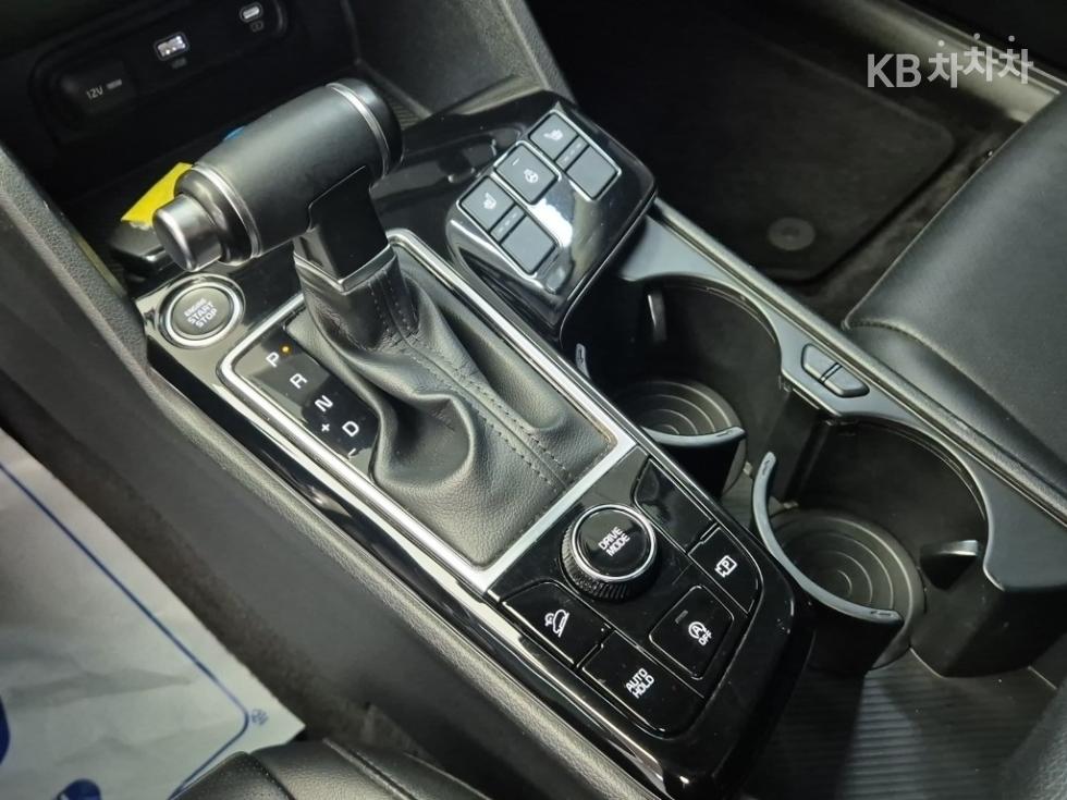 2022 - kia sportage