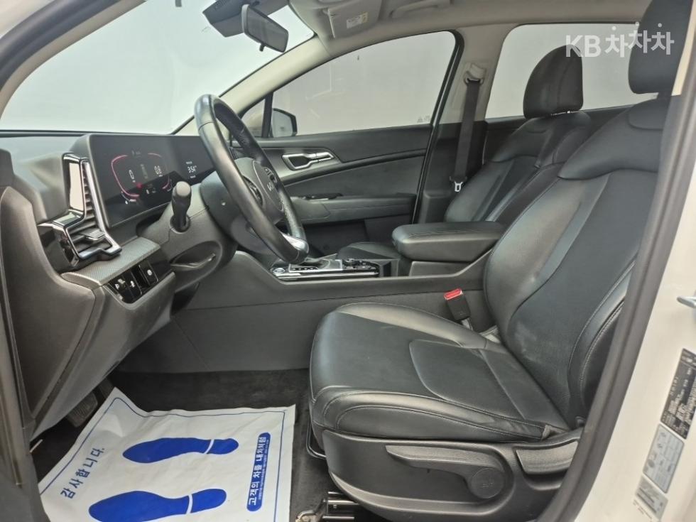 2022 - kia sportage