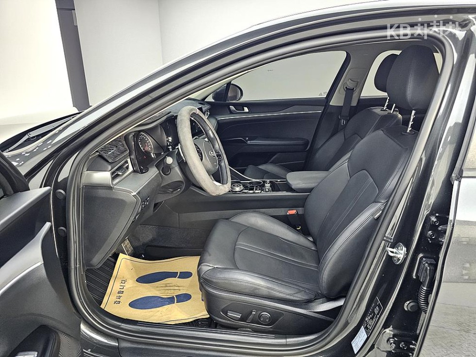 2021 - kia k5