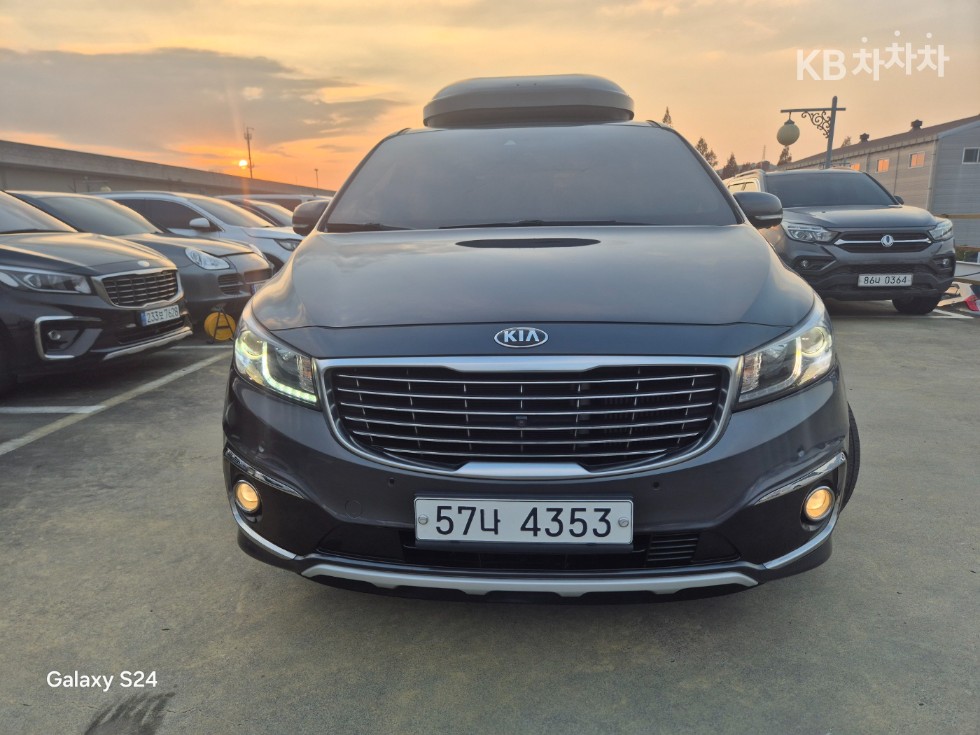 2018 - kia carnival