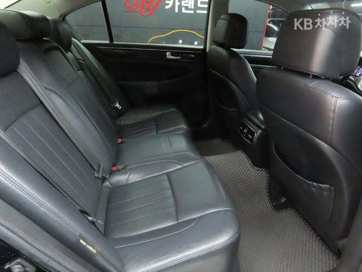 Hyundai Genesis BH330 MODERN Special 7