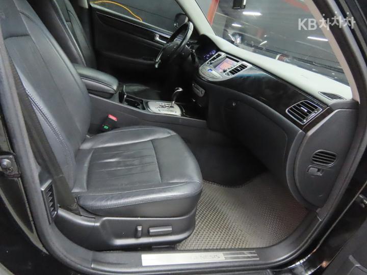 Hyundai Genesis BH330 MODERN Special 8