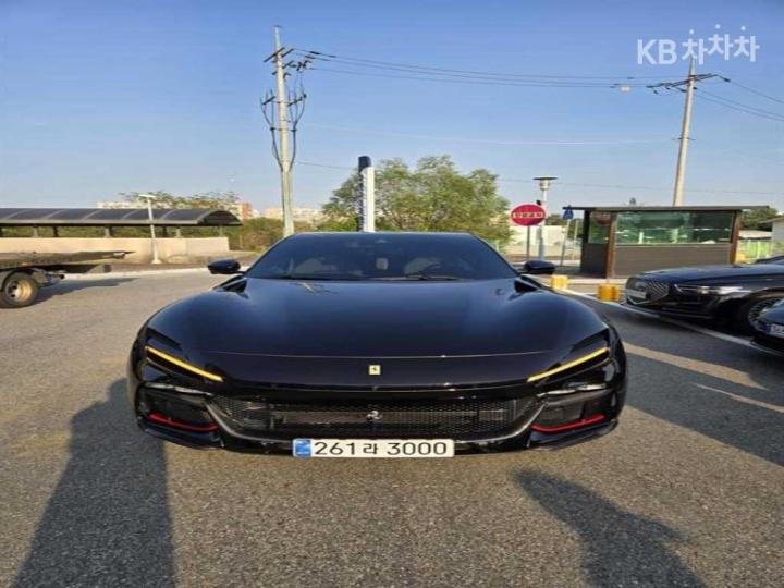 Ferrari Purosangue 6.5 V12 Basic