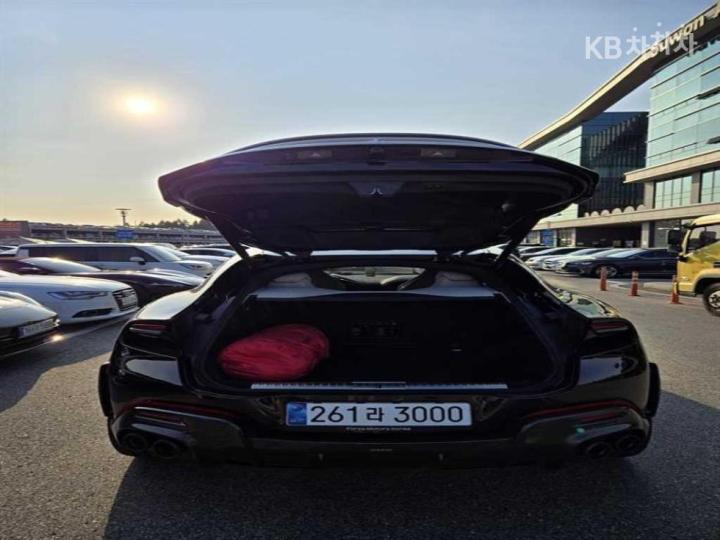 Ferrari Purosangue 6.5 V12 Basic - фото 9