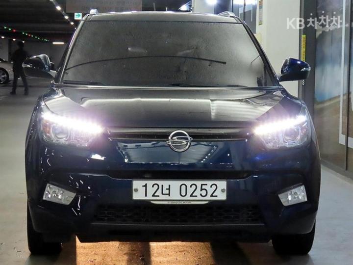 KG Mobility (Ssangyong) Tivoli Diesel LX Base Type 3