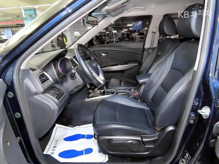 KG Mobility (Ssangyong) Tivoli Diesel LX Base Type 7