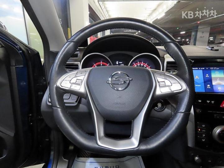 KG Mobility (Ssangyong) Tivoli Diesel LX Base Type 9