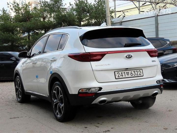 Kia Sportage The Bold 2.0 Diesel 2WD Prestige 4