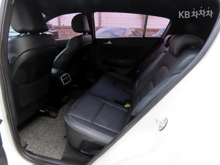 Kia Sportage The Bold 2.0 Diesel 2WD Prestige 7