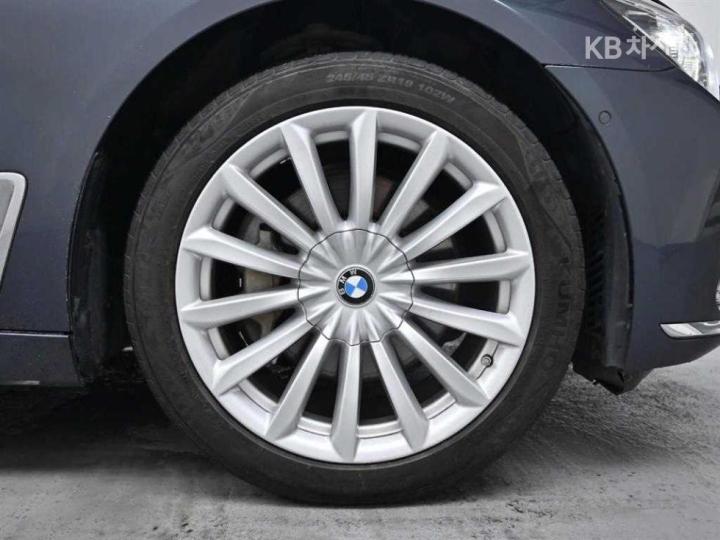 BMW 7 Series G11 730d xDrive Base Type 6
