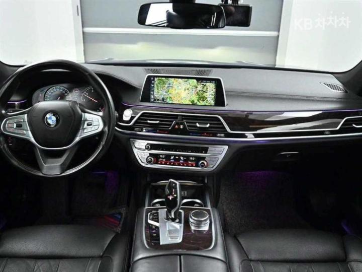 BMW 7 Series G11 730d xDrive Base Type 8