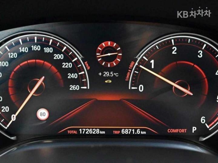 BMW 7 Series G11 730d xDrive Base Type 9