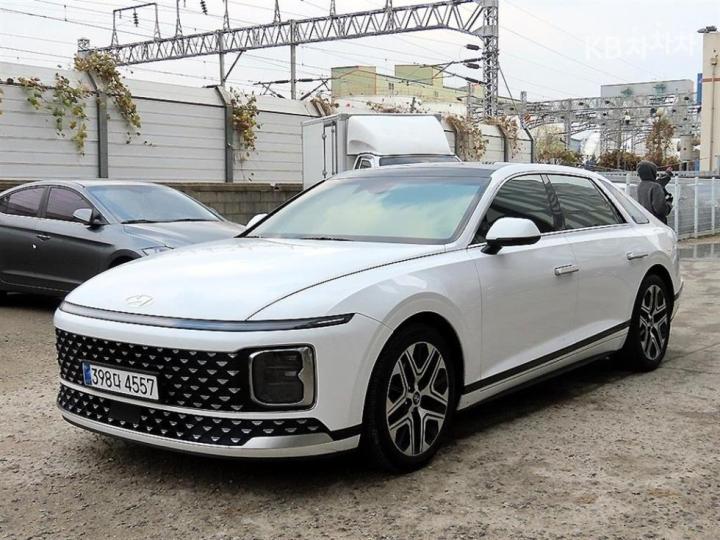 Hyundai Grandeur The 3.5 LPG Premium 3