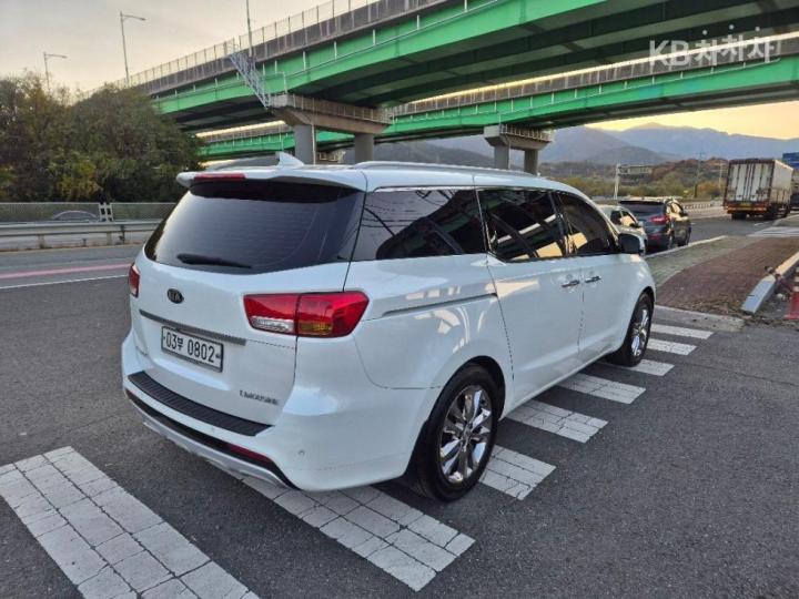 Kia Carnival R Grand High Limousine GLX Premium 5