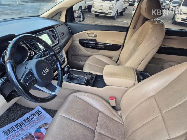 Kia Carnival R Grand High Limousine GLX Premium 4