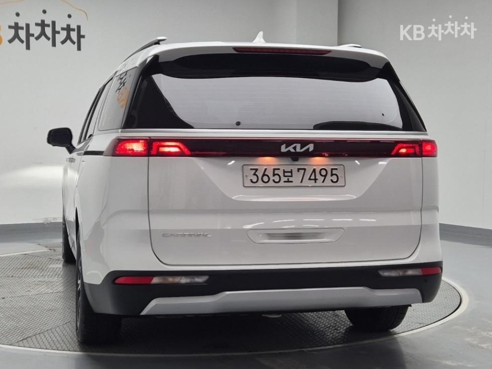 2022 - kia carnival