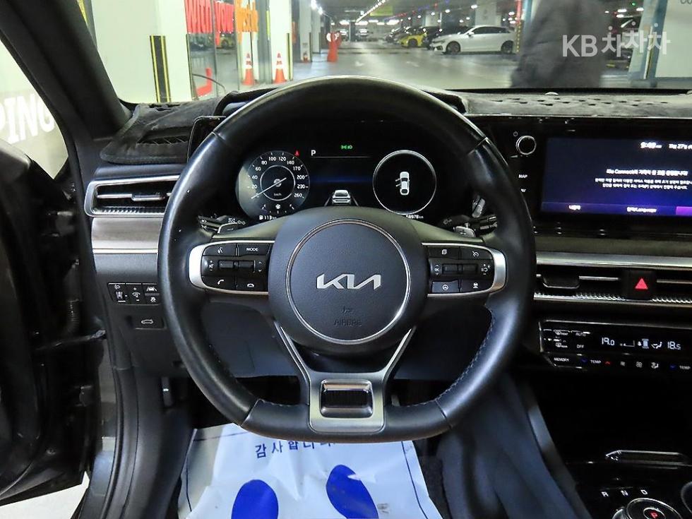 2022 - kia k5