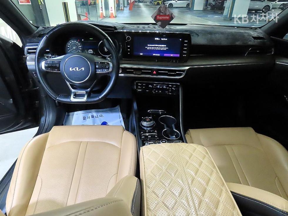 2022 - kia k5