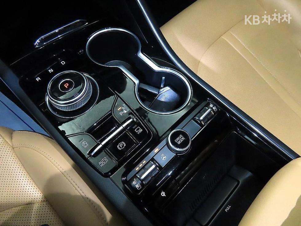 2022 - kia k5