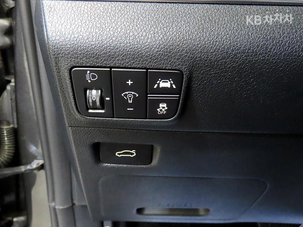 2022 - kia k5