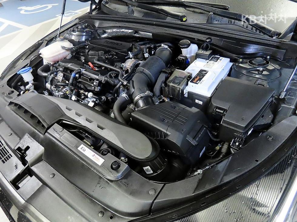 2022 - kia k5