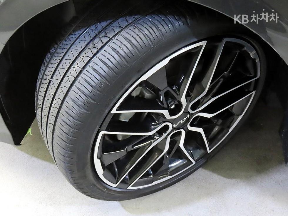 2022 - kia k5