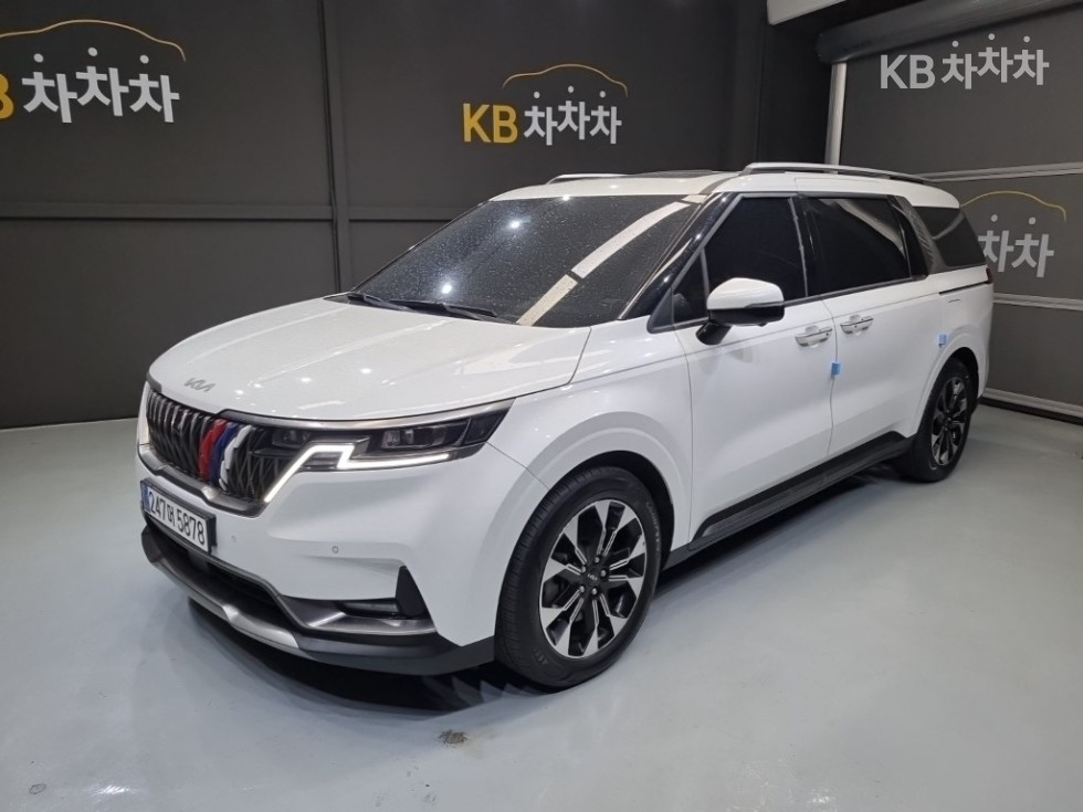 2022 - kia carnival