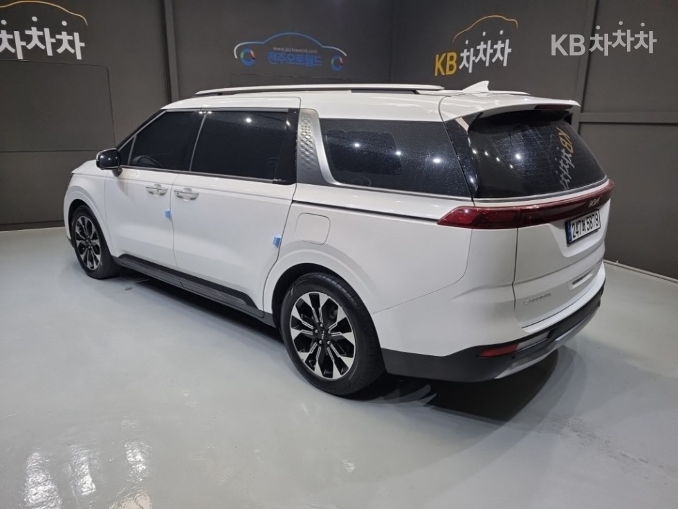 2022 - kia carnival