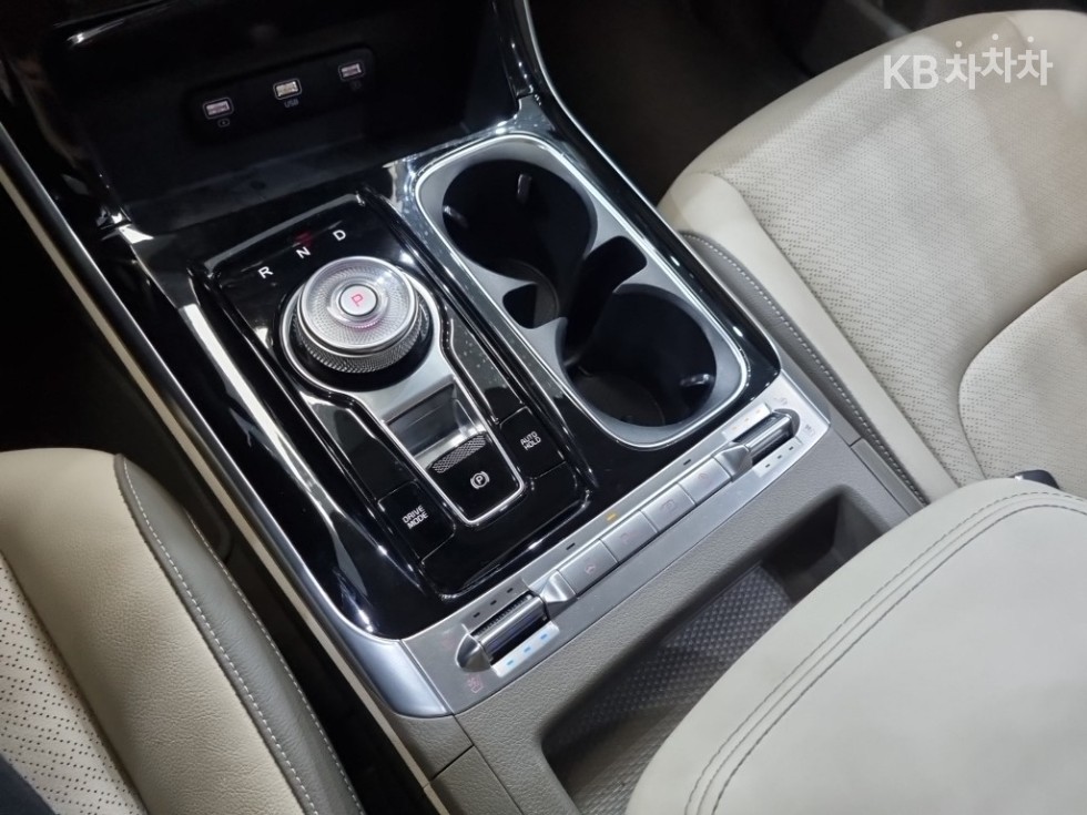 2022 - kia carnival