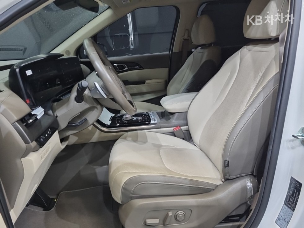 2022 - kia carnival