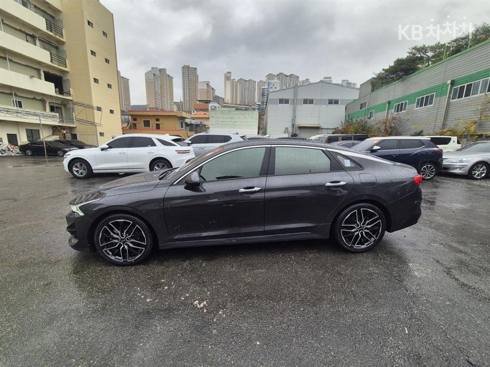 2021 - kia k5