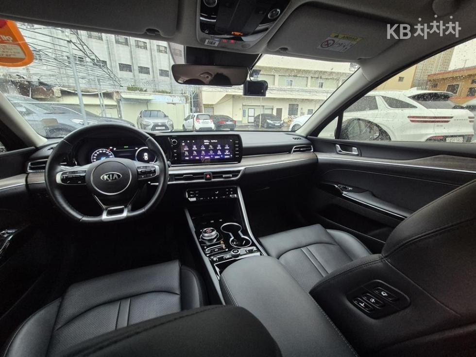 2021 - kia k5