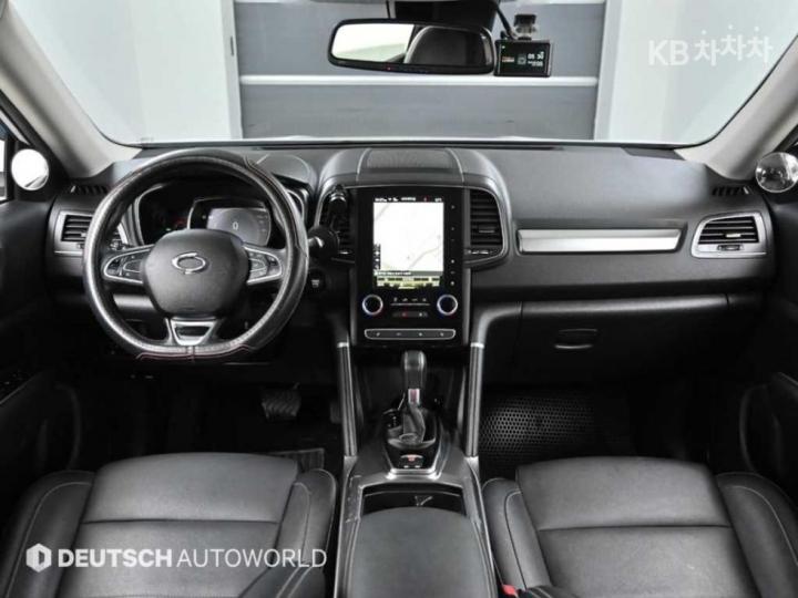 Renault QM6 2.0 LPe 2WD LE 8