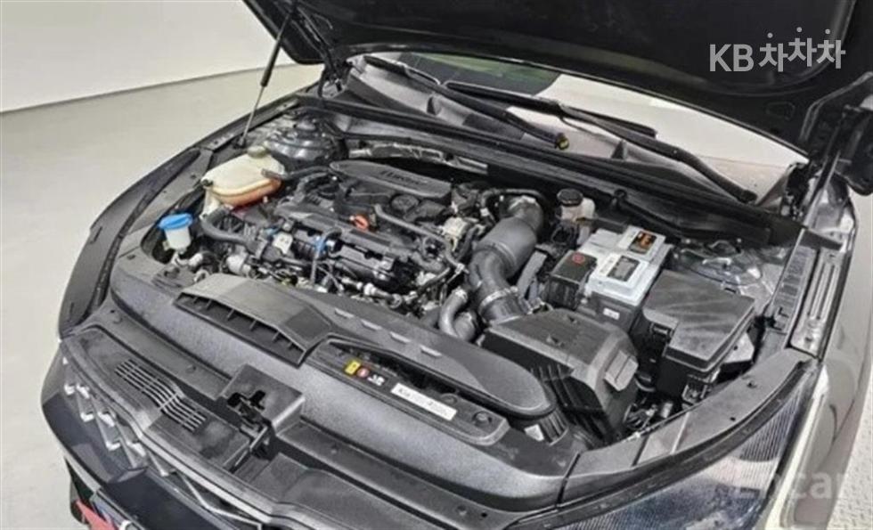 2022 - kia k5