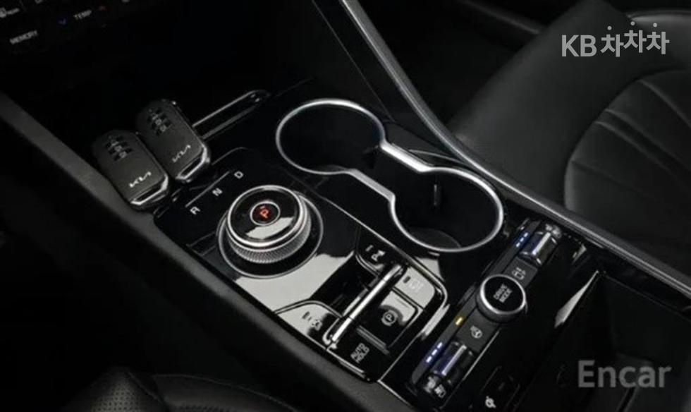 2022 - kia k5