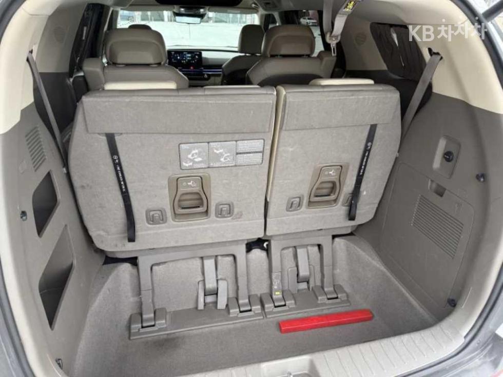 2024 Kia 4 photo